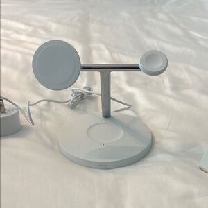 Belkin Wireless Charging Stand
